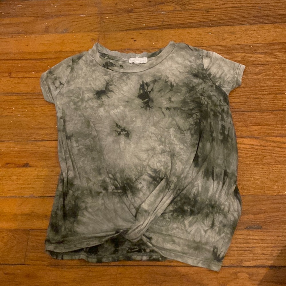 army green tie-dye top